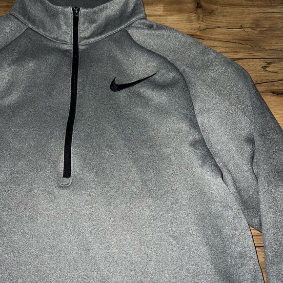 gray nike pullover - Picture 2 of 5